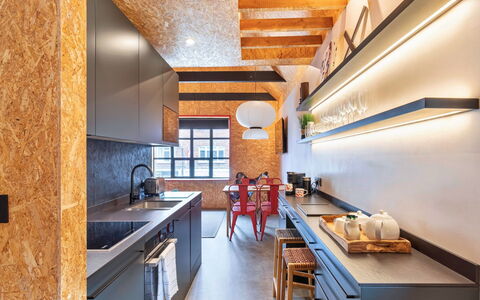 Bognor Regis 602: Cocina, Mostrador, Diseño De Interiores, Mueble, Piso, Pared, Madera, Techo, Lámpara, Suelo