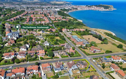 The Penthouse, Scarborough: Costa, Barrio Residencial, Fotografía Aérea, Vista Panorámica, Costeras Y Los Accidentes Geográficos Oceánico, Mar, Paisaje, Oceano, Apuntalar, Suburbio