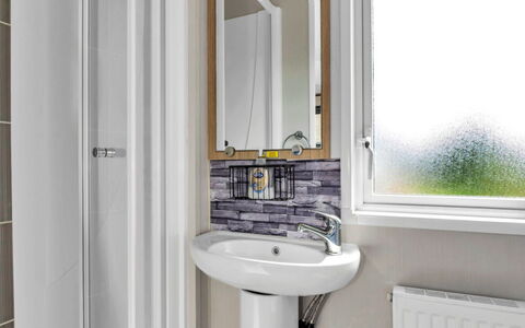 Osprey Court 1: Diseño De Interiores, Pared, Piso, Suelo, Arreglo De Tubería, Habitación, Baño, Techo, Encendiendo, Casa