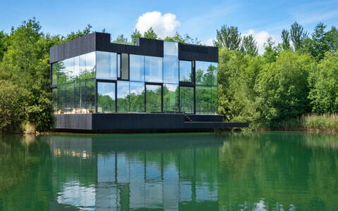 The Glass House at the Lakes by Yoo: Agua, Reflexión, Lago, Reservorio, Eco Hotel, Estanque