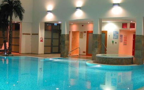 Elizabeth House: Hotel, Piscina, Recurso