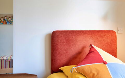 Canal Central: Habitación, Mueble, Diseño De Interiores, Linos, Lecho, Sábana, Cama, Textil, Habitación, Encendiendo