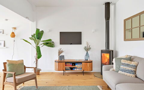 Firethorn: Mueble, Diseño De Interiores, Piso, Pared, Madera, Sala, Suelo, Casa, Encendiendo, Habitación