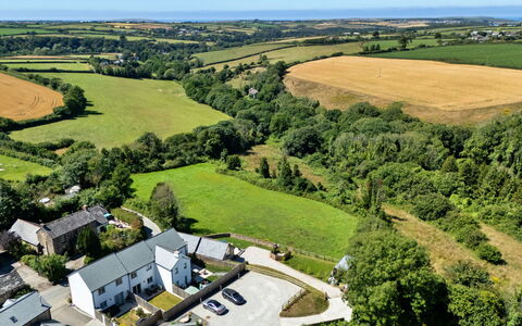 The Cart Shed: Fotografía Aérea, Vista Panorámica, Llanura, Paisaje, Barrio Residencial, Área Rural, El Terreno Del Lote, Pradera, Casa, Asentamientos Humanos