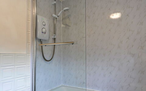 Squire, Quinceborough Farm: Arreglo De Tubería, Alcachofa De La Ducha, Ducha, Baño, Plomería, Barra De La Ducha, Loseta, Puerta De La Ducha, Panel De Ducha, Vaso