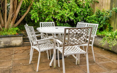 Goose, Quinceborough Farm: Mueble, Mueble Para Exteriores, Mesa Al Aire Libre, Silla, Patio, Jardín, Material Natural, Diseño, Patio Interior, Brazo