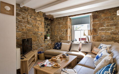 St. Ives 636: Mueble, Piso, Diseño De Interiores, Sofá, Suelo, Habitación, Sala, Casa, Techo
