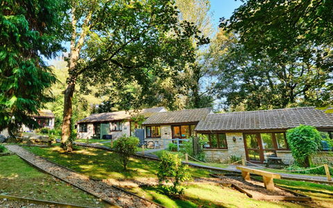 St. Ives 637: Casa, Cabaña, Casa, Arbusto, Área Rural, Techo, El Terreno Del Lote, Asentamientos Humanos, Primavera, Jardín