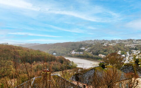 Looe Valley View: Vegetación, Colina, Paisaje Natural, Tierras Altas, Paisaje, Área Rural, Asentamientos Humanos, Hill Station, Pueblo, Valle