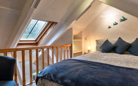 Spray Barn: Diseño De Interiores, Mueble, Habitación, Madera, Cama, Techo, Piso, Suelo, Habitación, Lecho