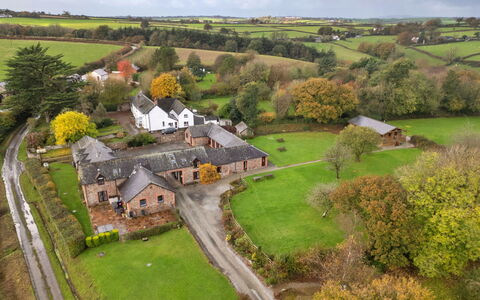 Tarka'S Holt Log Cabin, Stowford: Hierba, Árbol, Casa, Paisaje, Llanura, Área Rural, Casa, El Terreno Del Lote, Cabaña