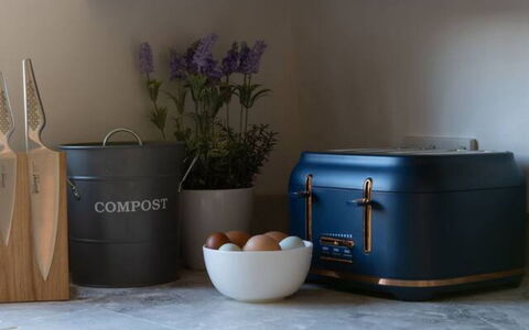 Coulscott Peacock Cottage: Aparato De Cocina, Utensilios Para Servir, Pequeños Electrodomésticos, Electrodoméstico, Cocina, Manchas De Madera