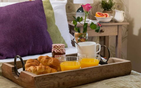 Coulscott Peacock Cottage: Comida, Vajilla, Utensilios Para Servir, Ingrediente, Mueble, Comer Con Los Dedos, Postre, Drinkware, Desayuno