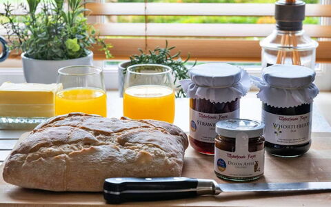 Coulscott Bantam Cottage: Comida, Vajilla, Ingrediente, Utensilios Para Servir, Drinkware, Mesa, Mueble, Desayuno