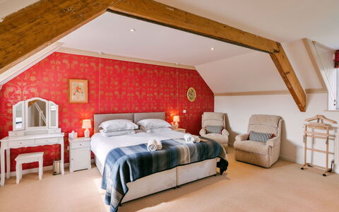 Wallingbrook Lodge: Mueble, Diseño De Interiores, Cama, Habitación, Madera, Techo, Habitación, Piso, Suelo, Encendiendo