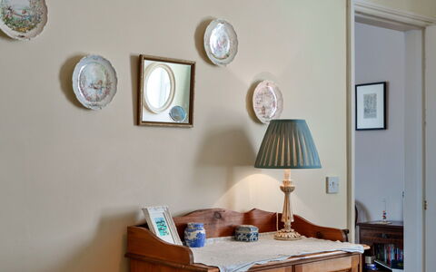 Westward Ho 604: Diseño De Interiores, Marco, Habitación, Pintar, Manchas De Madera, Moldura, Madera Dura, Porcelana, Cajón, Lámpara