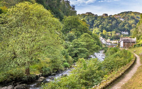 River Cottage: Agua, Cuerpo De Agua, Corriente De Agua, Los Recursos Hídricos, Árbol, Verde, Entorno Natural, Naturaleza, Corriente