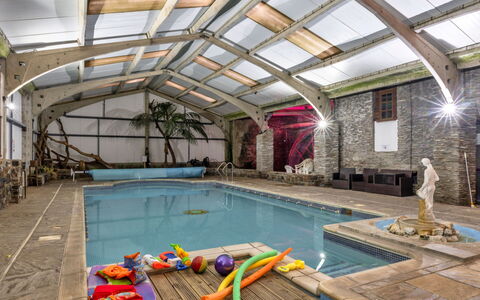 Trimstone Manor - Granary Cottage: Piscina, Material Compuesto, Recurso, Ocio, Centro De Ocio, Hotel, Fuente De Agua