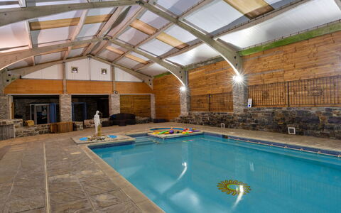 Trimstone Manor - Paddock Cottage: Piscina, Piso, Recurso, Suelo, Material Compuesto, Ocio, Fuente De Agua, Diseño, Hotel, Centro De Ocio