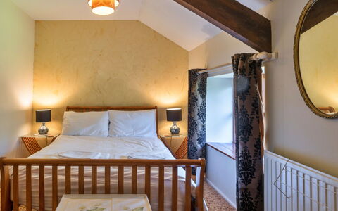 Mill Cottage, Great Houndbeare Farm: Mueble, Pared, Diseño De Interiores, Cama, Madera, Habitación, Techo, Suelo, Piso, Habitación