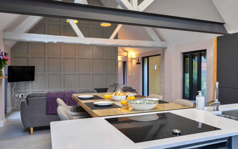 Ploughman'S Row No. 1 at Dairy Cottages: Mueble, Diseño De Interiores, Piso, Pared, Lámpara, Madera, Techo, Suelo, Encendiendo, Cocina