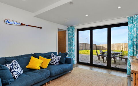No.1 Sand Banks: Mueble, Diseño De Interiores, Madera, Piso, Suelo, Sofá, Casa, Habitación, Sala, Suelos De Madera
