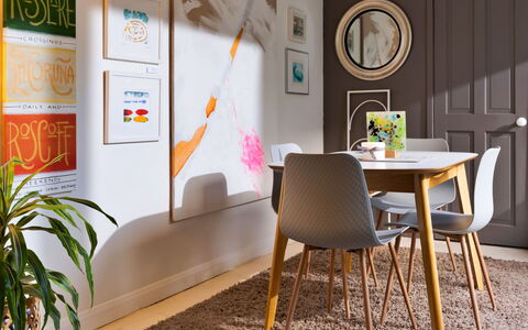 Wallis Cottage: Mueble, Diseño De Interiores, Piso, Madera, Suelo, Mesa, Habitación, Cocina Y Comedor Mesa, Comedor, Casa