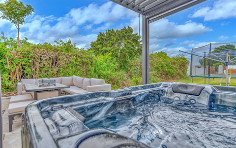 Dockyard House: Piscina, Material Compuesto, Ocio, Recurso, Mueble Para Exteriores, Eco Hotel, Diseño, Paisajismo, Jacuzzi