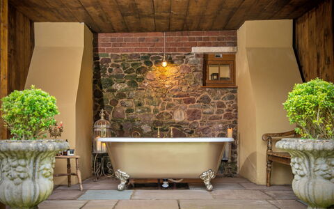 Gablebach: Bañera, Arreglo De Tubería, Diseño De Interiores, Piso, Plomería, Encendiendo, Grifo, Suelo, Baño