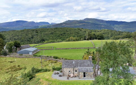Penclogwynau: Hierba, Casa, Pradera, Área Rural, Paisaje, Cabaña, Tierras Altas, Colina, El Terreno Del Lote