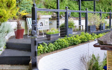 Yr Ardd Bellaf: Arbusto, Maceta, Jardín, Hierro, Planta De Casa, Metal, Balcón, Paisajismo, Cerca