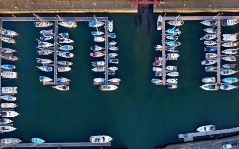 Bryn Derfel House: Barco, Azul, Agua, Centro De Deportes Acuáticos, Modo De Transporte, Watercraft, Cuerpo De Agua, Barcos Y Canotaje - Efectos Y Equipo, Transporte, Camino Acuático