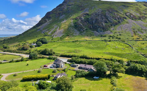 Penlon Cottage: Accidentes Geográficos Montañosas, Hierba, Verde, Montaña, Colina, Paisaje Natural, Tierras Altas, Paisaje, Pradera, Área Rural