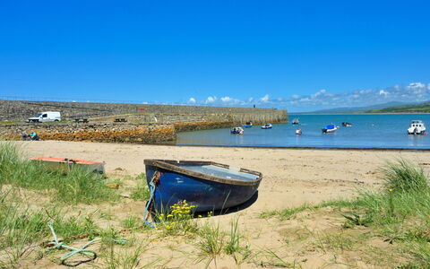 Penlon Cottage: Azul, Barco, Agua, Cuerpo De Agua, Watercraft, Barcos Y Canotaje - Efectos Y Equipo, Costa, Playa, Costeras Y Los Accidentes Geográficos Oceánico, Verano
