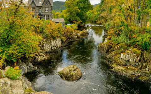 Bod Gwynedd: Cuerpo De Agua, Naturaleza, Corriente De Agua, Paisaje Natural, Vegetación, Banco, Paisaje, Corriente, Área Rural