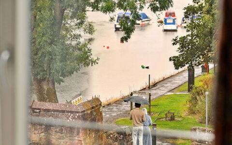 Riverside View: Vajilla, Utensilios Para Servir, Taza, Taza De Café, Drinkware, Tetera, Comida, Vajilla, Taza Para Té, Porcelana