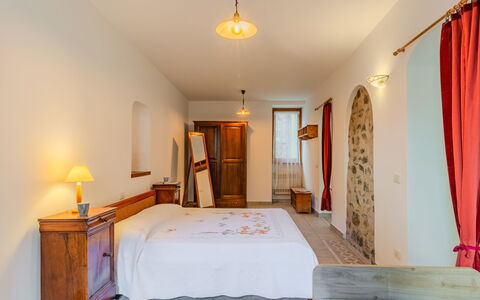 La Finestra sul Lago: Mueble, Diseño De Interiores, Pared, Piso, Suelo, Techo, Madera, Habitación, Cama, Habitación