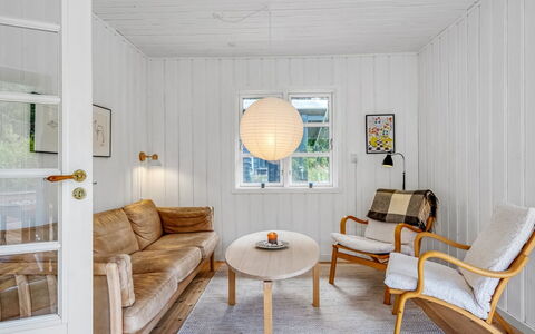 Andrina - 490M from the Sea: Madera, Piso, Diseño De Interiores, Suelo, Techo, Casa, Sala, Lámpara, Suelos De Madera, Manchas De Madera