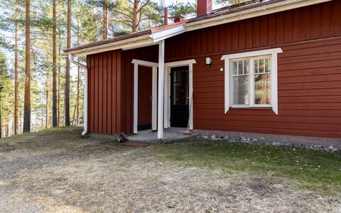 Koli Country Club B 7: Madera, Cabaña, Vía Muerta, Casa, Casa, Techo, El Terreno Del Lote, Puerta, Edificios Del Jardín, Cuarto De Troncos
