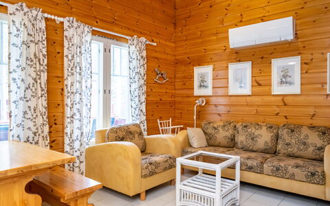 Koli Country Club D 11: Madera, Casa, Suelo, Cabaña, Techo, Manchas De Madera, Cuarto De Troncos, Madera Dura, Suelos De Madera, Sala