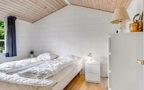 Söffren - 450M to the Fjord: Madera, Piso, Techo, Suelo, Diseño De Interiores, Habitación, Cama, Habitación, Lecho, Marco De La Cama