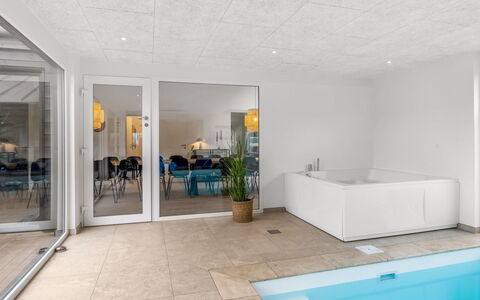 Filippine - 800M from the Sea: Mueble, Mueble Para Exteriores, Silla, Mesa, Mesa Al Aire Libre, Patio, Jardín, Cocina Y Comedor Mesa, Sombra, Mesa De Café