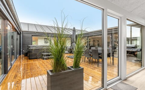 Filippine - 800M from the Sea: Mueble, Mueble Para Exteriores, Silla, Mesa, Mesa Al Aire Libre, Patio, Jardín, Cocina Y Comedor Mesa, Sombra, Mesa De Café