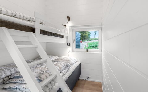 Filippine - 800M from the Sea: Casa, Litera, Habitación, La Luz Del Día, Lecho, Tablón, Dormitorio, Cama, Congelación