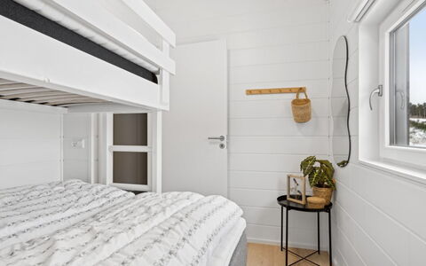 Filippine - 800M from the Sea: Madera, Habitación, Casa, Techo, Cama, Lecho, Marco De La Cama, Tablón, Sábana, Manchas De Madera