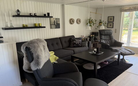 Alkmar - from the Sea: Piso, Mueble, Suelo, Sala, Suelos De Madera, Madera Dura, Sofá, Planta De Casa