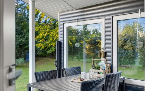 Alkmar - from the Sea: Porche, Mueble, Puerta, Sombra, Mueble Para Exteriores, Patio, Silla, Vaso, Estructura Al Aire Libre, Maceta