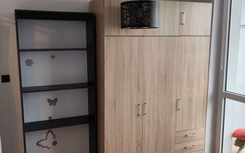 Elizabeth: Mueble, Diseño De Interiores, Pared, Habitación, Suelo, Madera, Piso, Cama, Habitación, Encendiendo