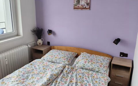 Elizabeth: Cama, Mueble, Habitación, Lecho, Sábana, Diseño De Interiores, Linos, Habitación, Textil, Suelo