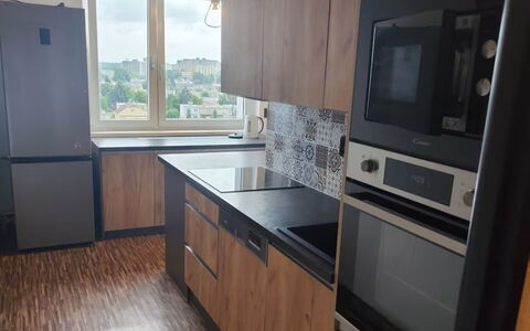Elizabeth: Aparato De Cocina, Electrodoméstico, Piso, Madera, Cocina, Mostrador, Diseño De Interiores, Gabinetes, Suelo, Mueble